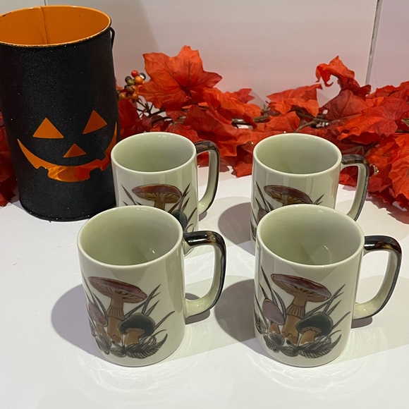 Vintage Otagiri Mushroom Design Ceramic Mugs - Set of 4 - Picture 1 of 4